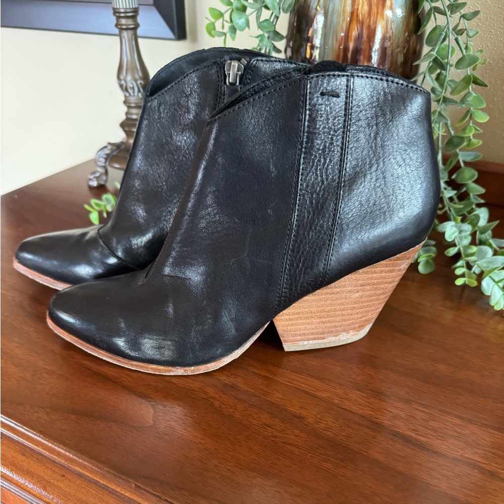 Eileen Fisher Black Leather Ankle Booties